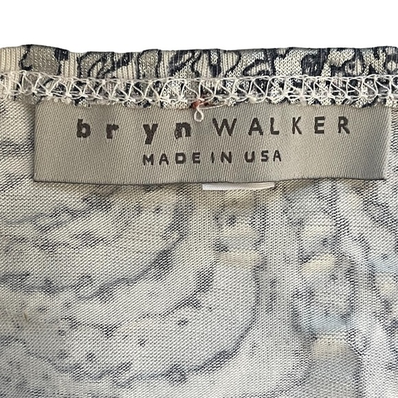 Bryn Walker Top Medium Silver Metallic Print Asymmetrical Hem Shirt Tunic - Picture 9 of 11